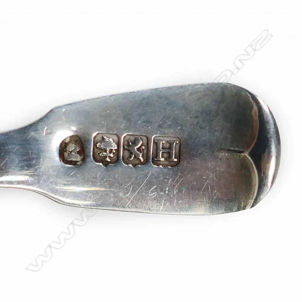 A George IV silver caddy spoon, Image 1++