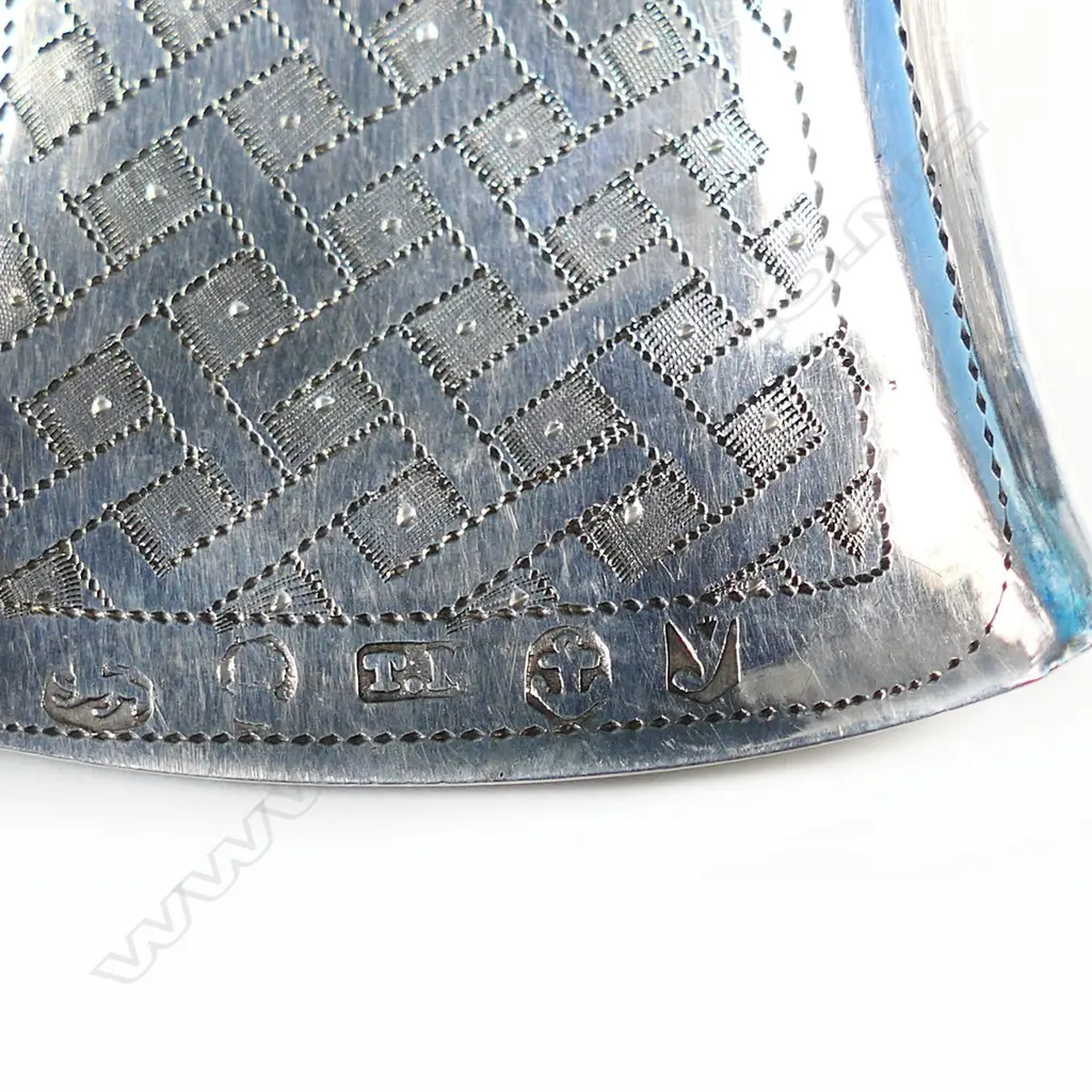 An early Victorian silver caddy spoon, Image 1++