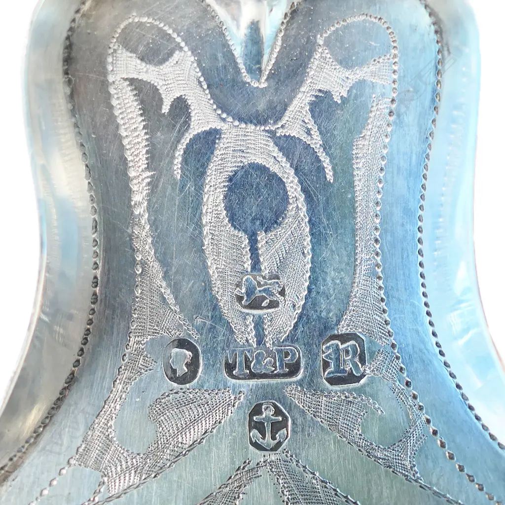 An early Victorian silver caddy spoon, Image 1++