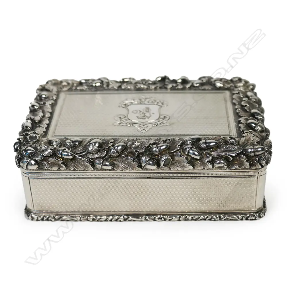 A superior quality early Victorian heavy silver table snuff box, Image 1++