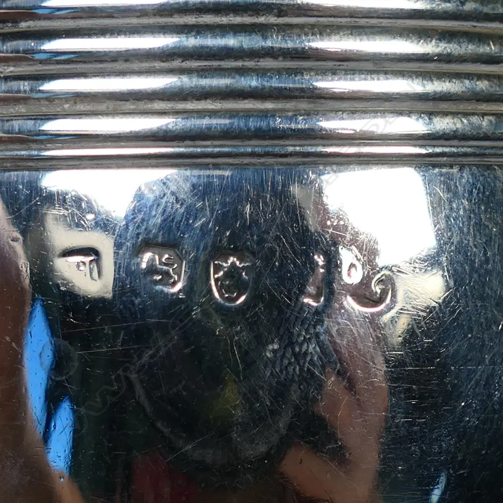 A George III silver barrel form mug, Image 1++