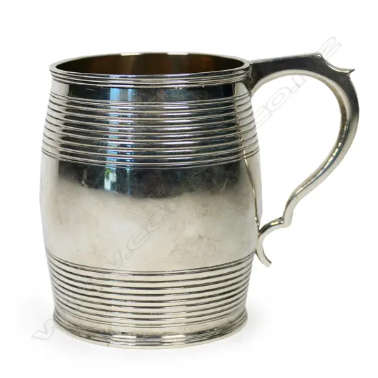 A George III silver barrel form mug,