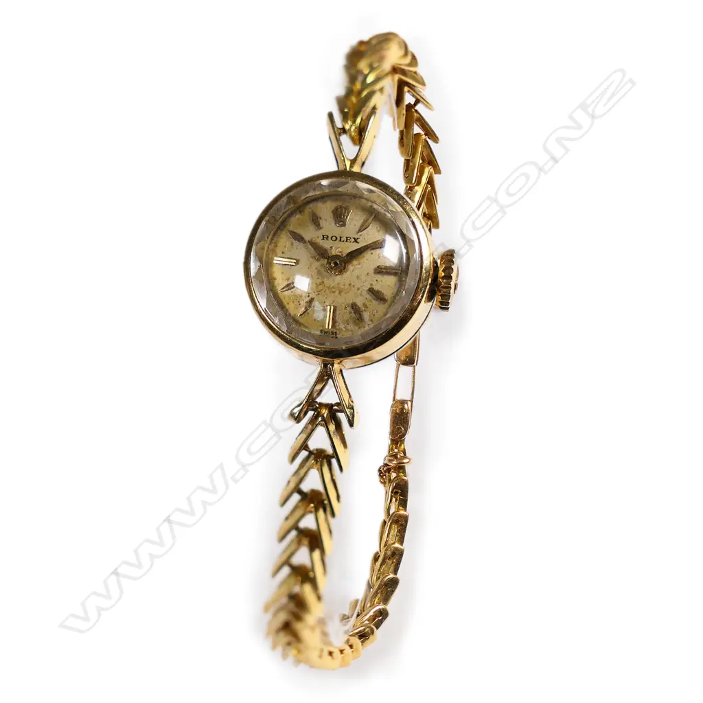 A 1940's/50's ladies Rolex 18ct yellow gold wristwatch, Image 1++
