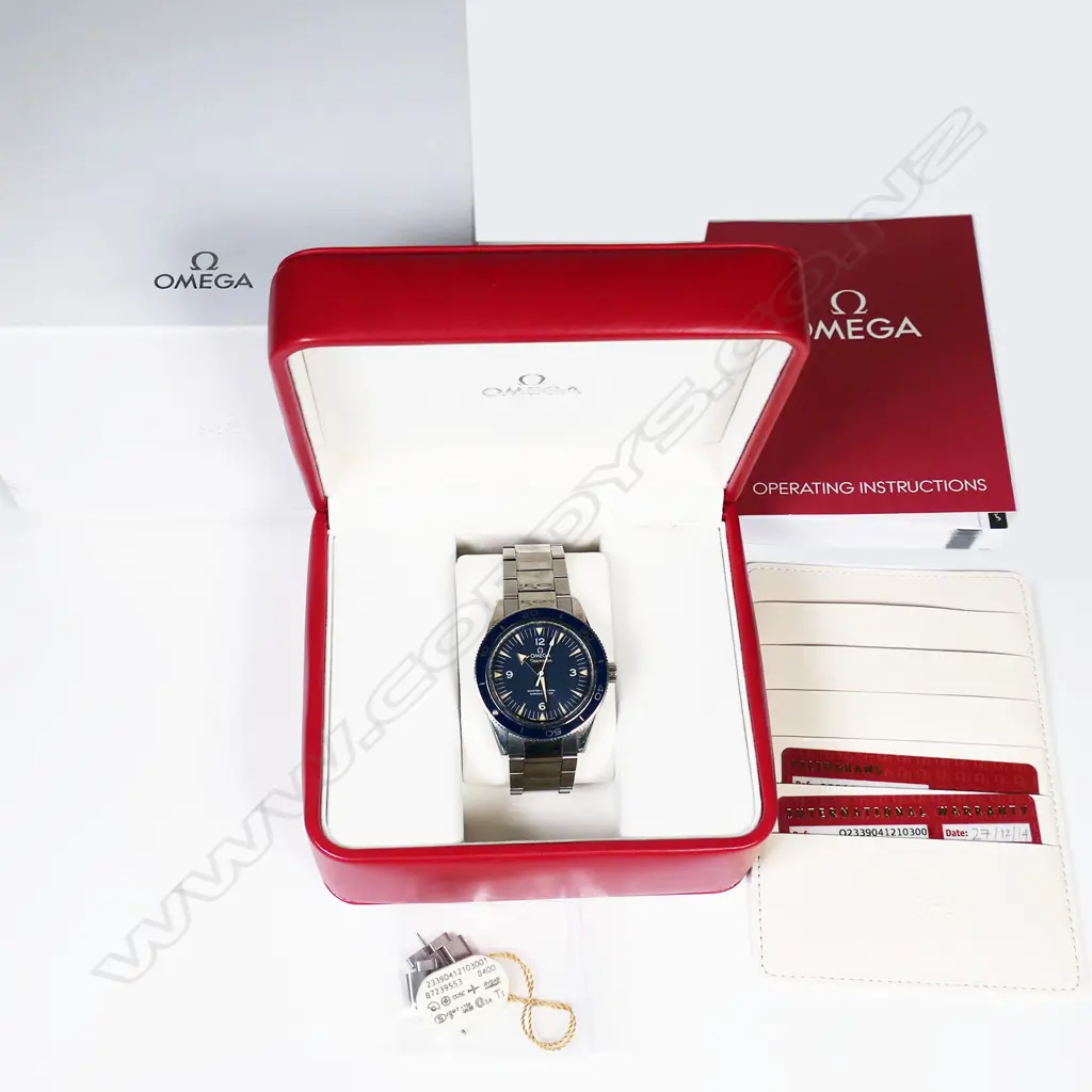 A gent's Omega Seamaster 300 metre diver's wristwatch, Image 1++