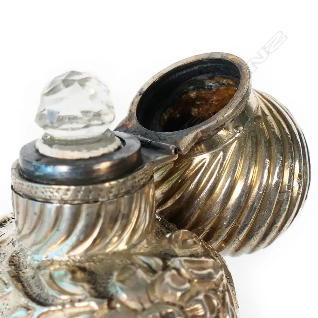 An impressive large Victorian silver perfume bottle, Image 1++