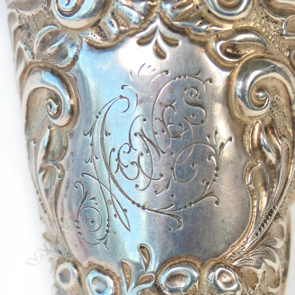 An impressive large Victorian silver perfume bottle, Image 1++