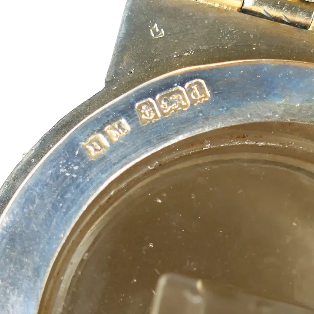 An Edwardian silver smelling salts bottle, Image 1++