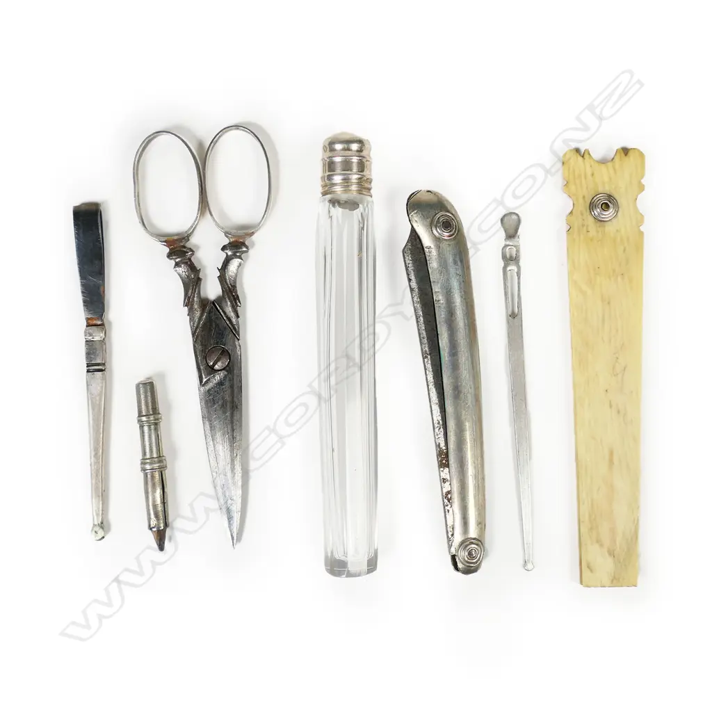A Continental silver etui, Image 1++