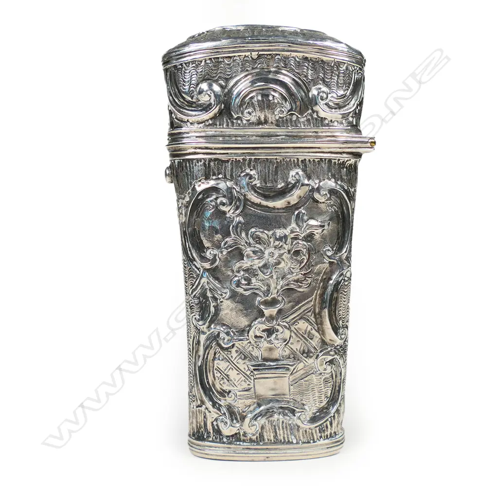 A Continental silver etui, Image 1++