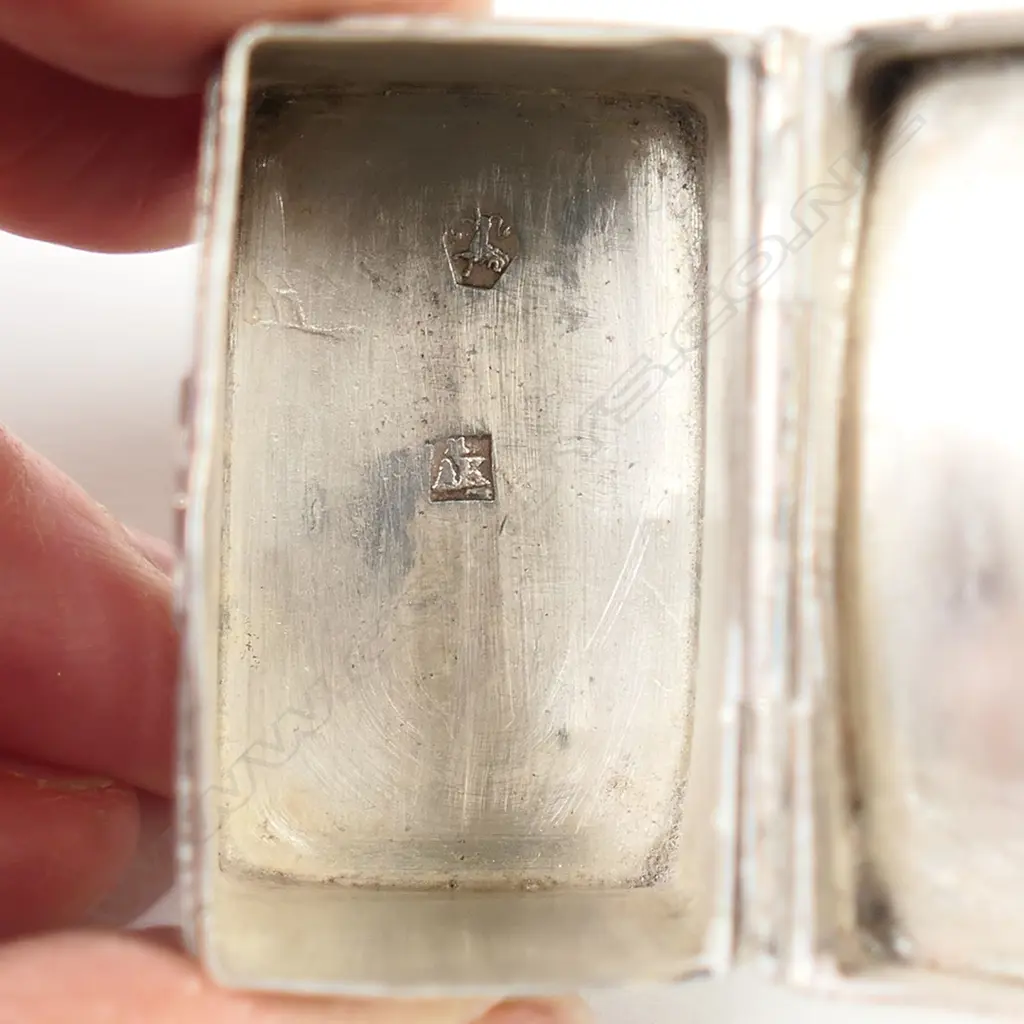 A Dutch silver stamp box, Image 1++