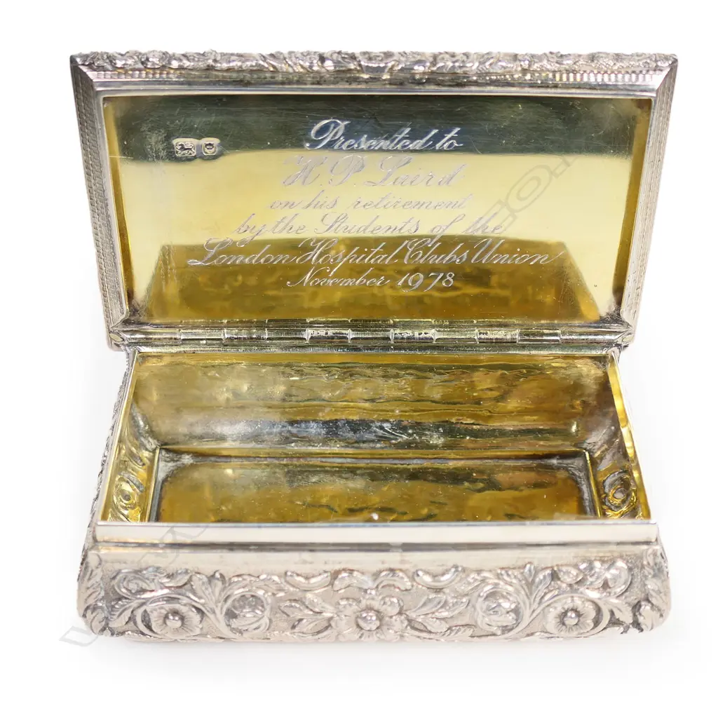 A quality antique style silver table snuff box, Image 1++