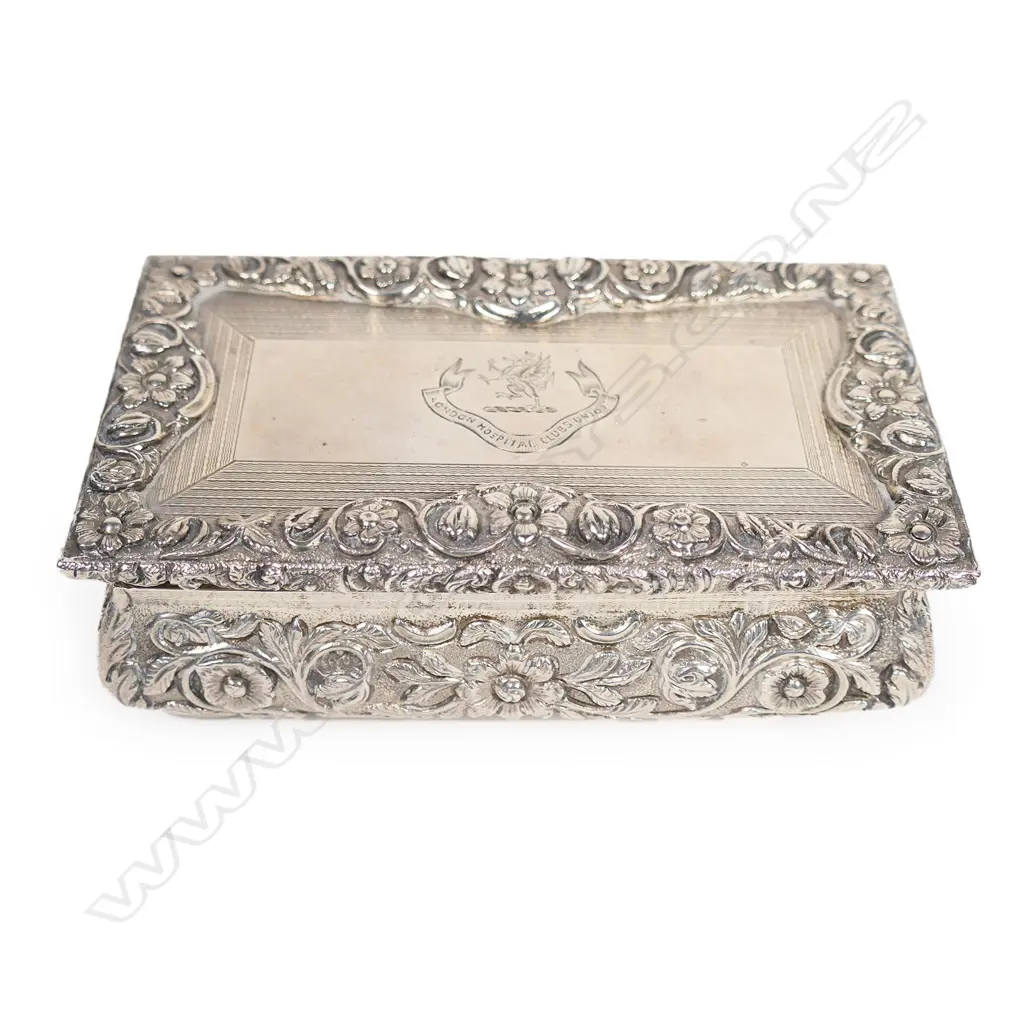 A quality antique style silver table snuff box, Image 1++