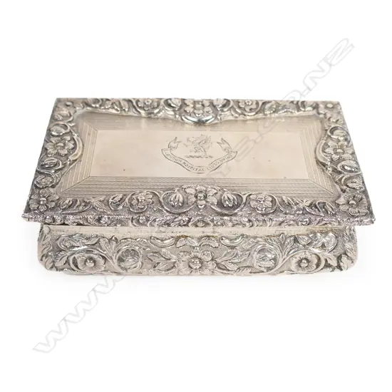 A quality antique style silver table snuff box,