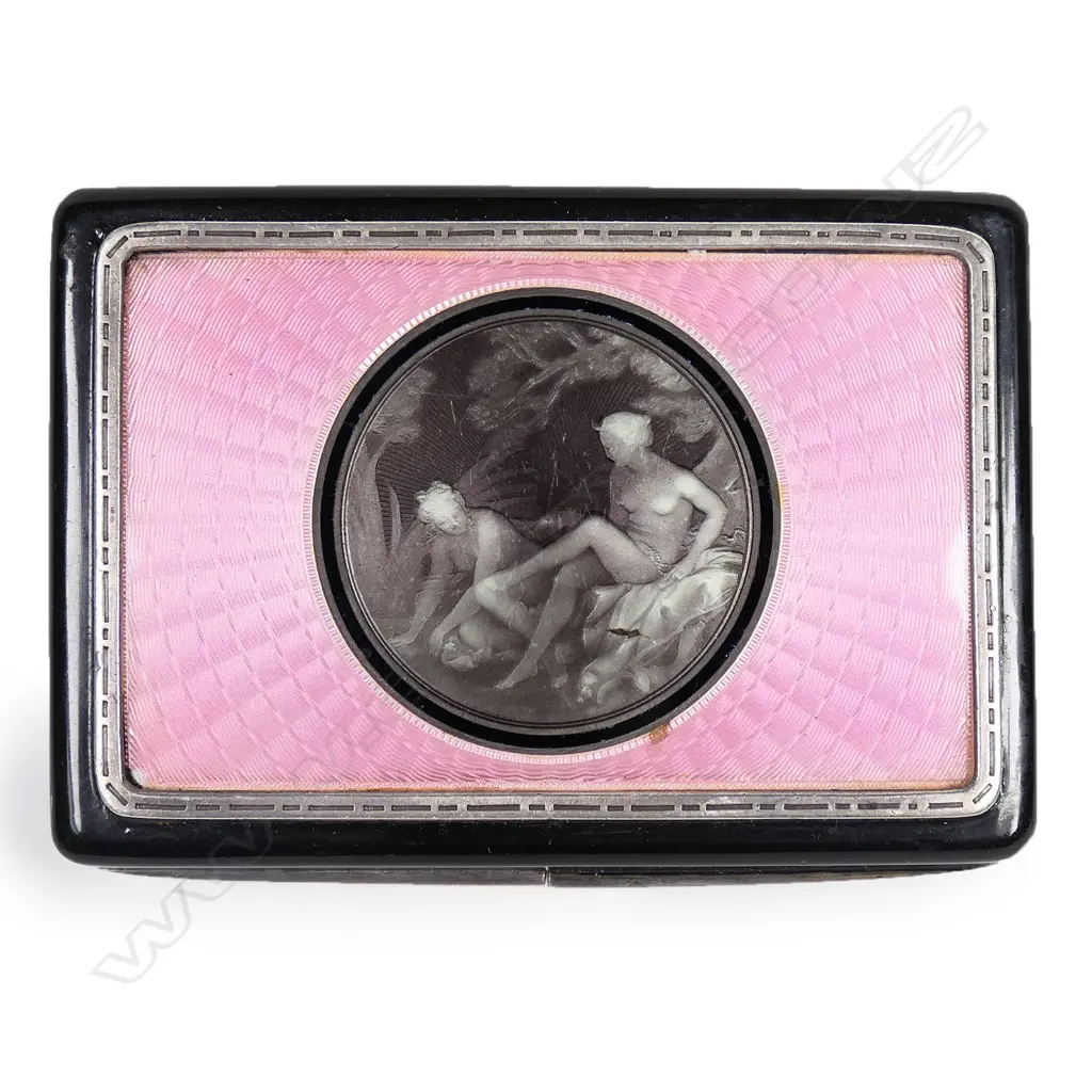 A late 19thC European (French) enamelled silver snuff box, Image 1++