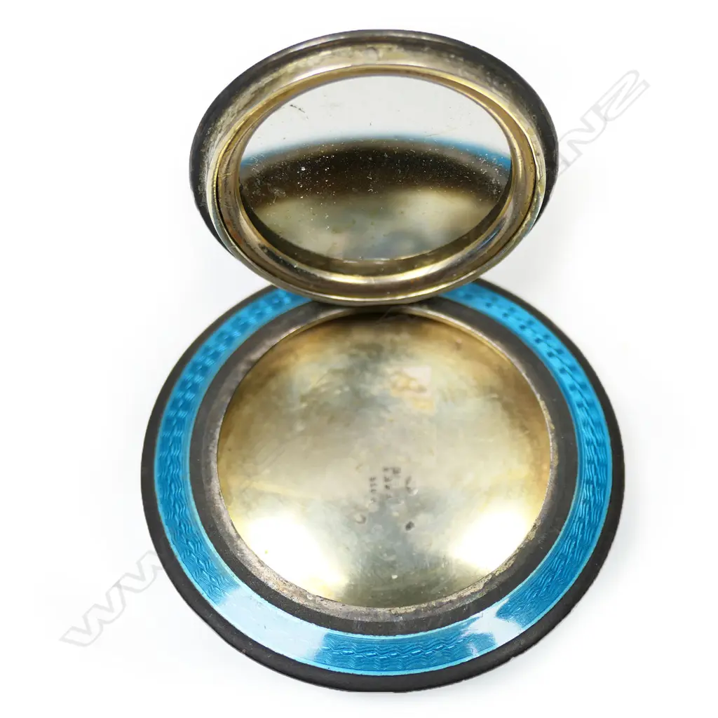 A 1920's Swiss 935 silver and guilloche enamel compact/pendant, Image 1++