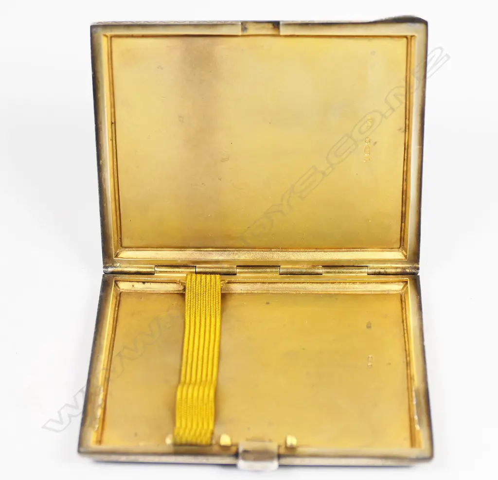 A good European silver and enamel Art Deco cigarette box, Image 1++