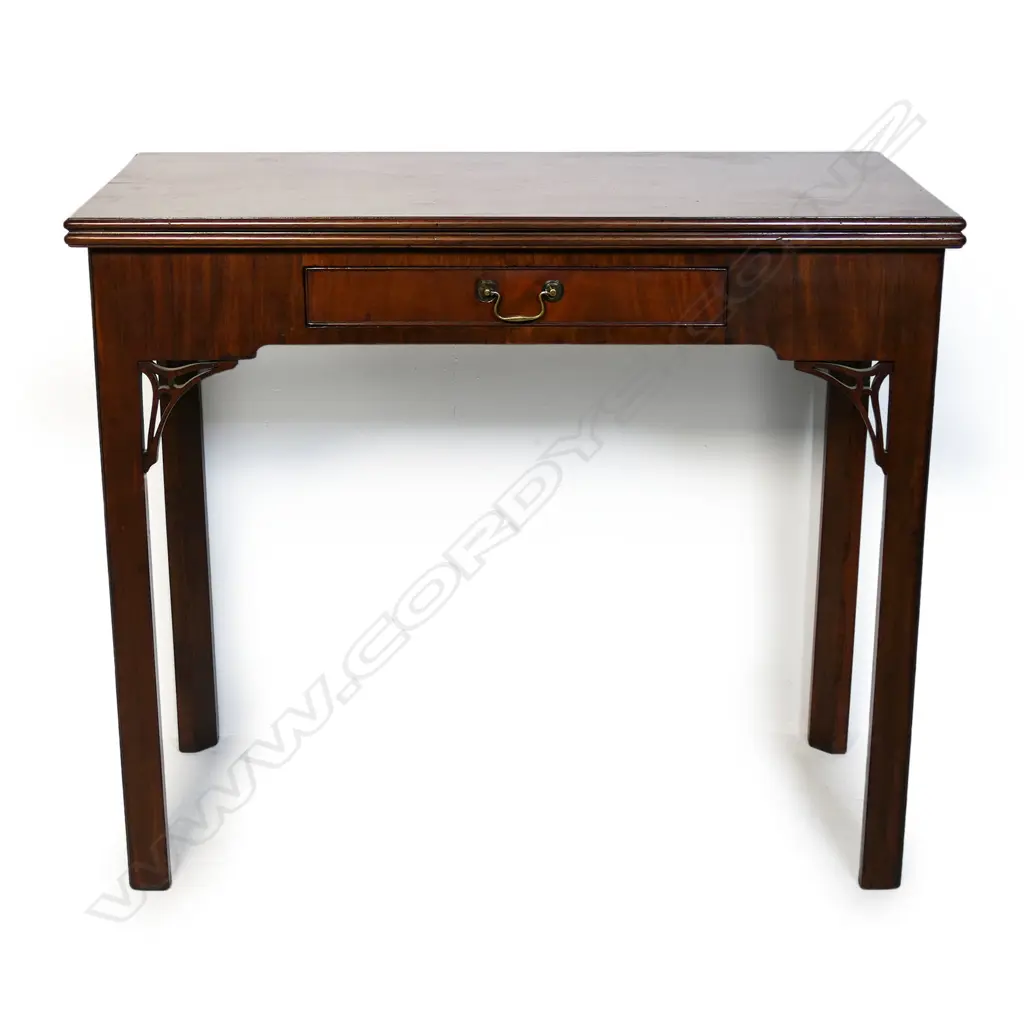 A George III mahogany Chinese Chippendale style supper table, Image 1++