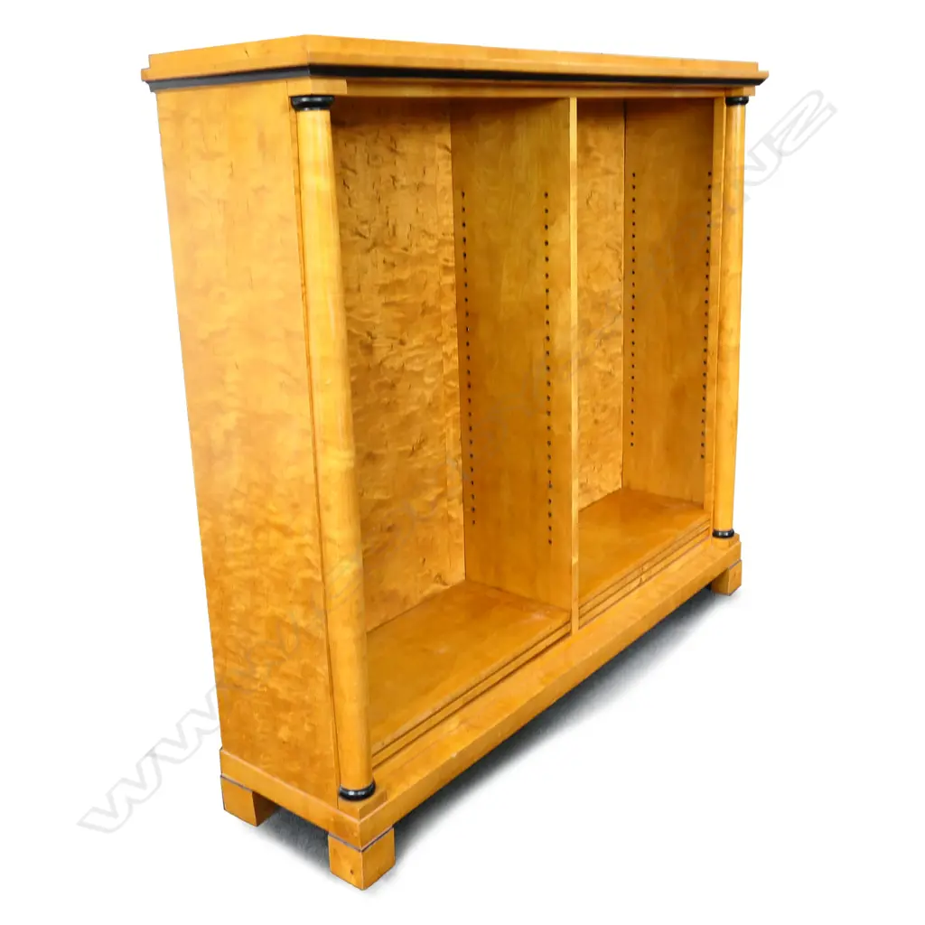 Biedermeier style Birdseye Maple bookcase, Image 1++