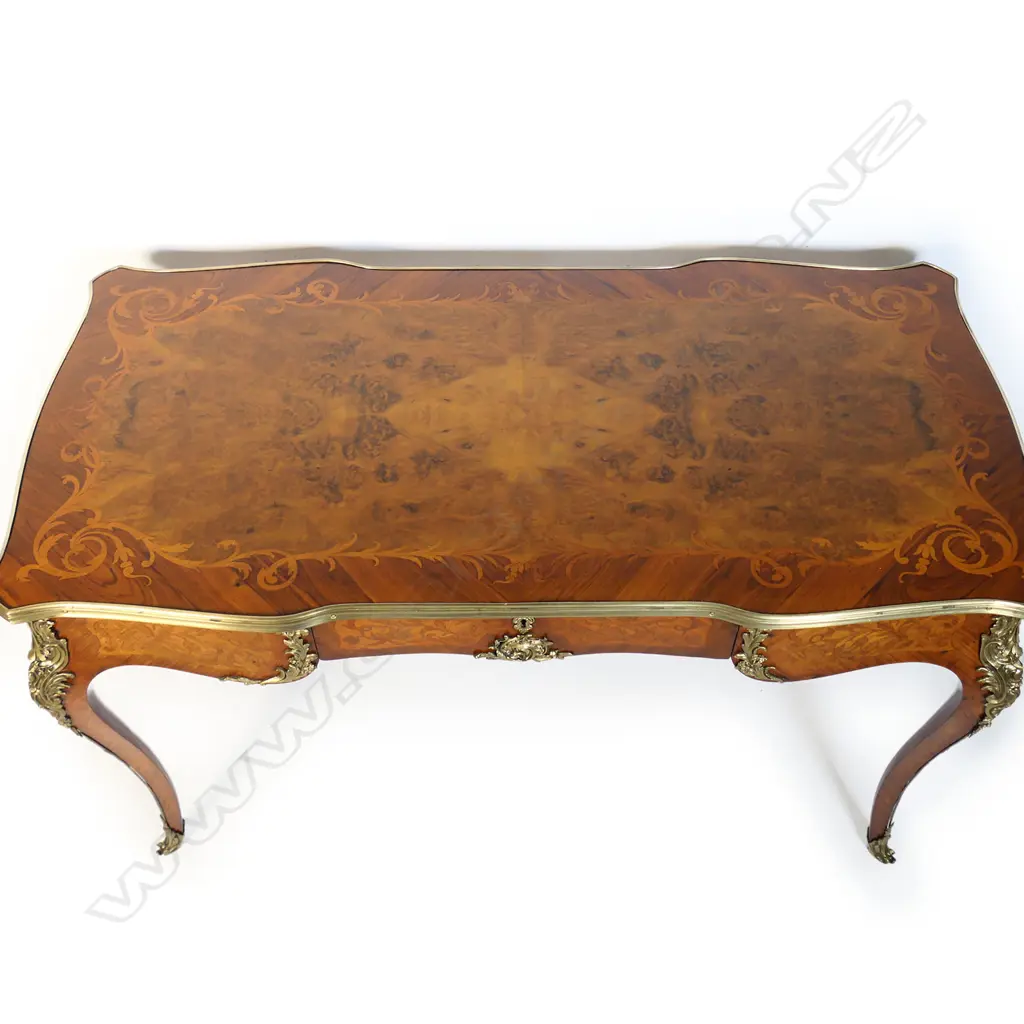 A Louis XV style bureau plat, Image 1++
