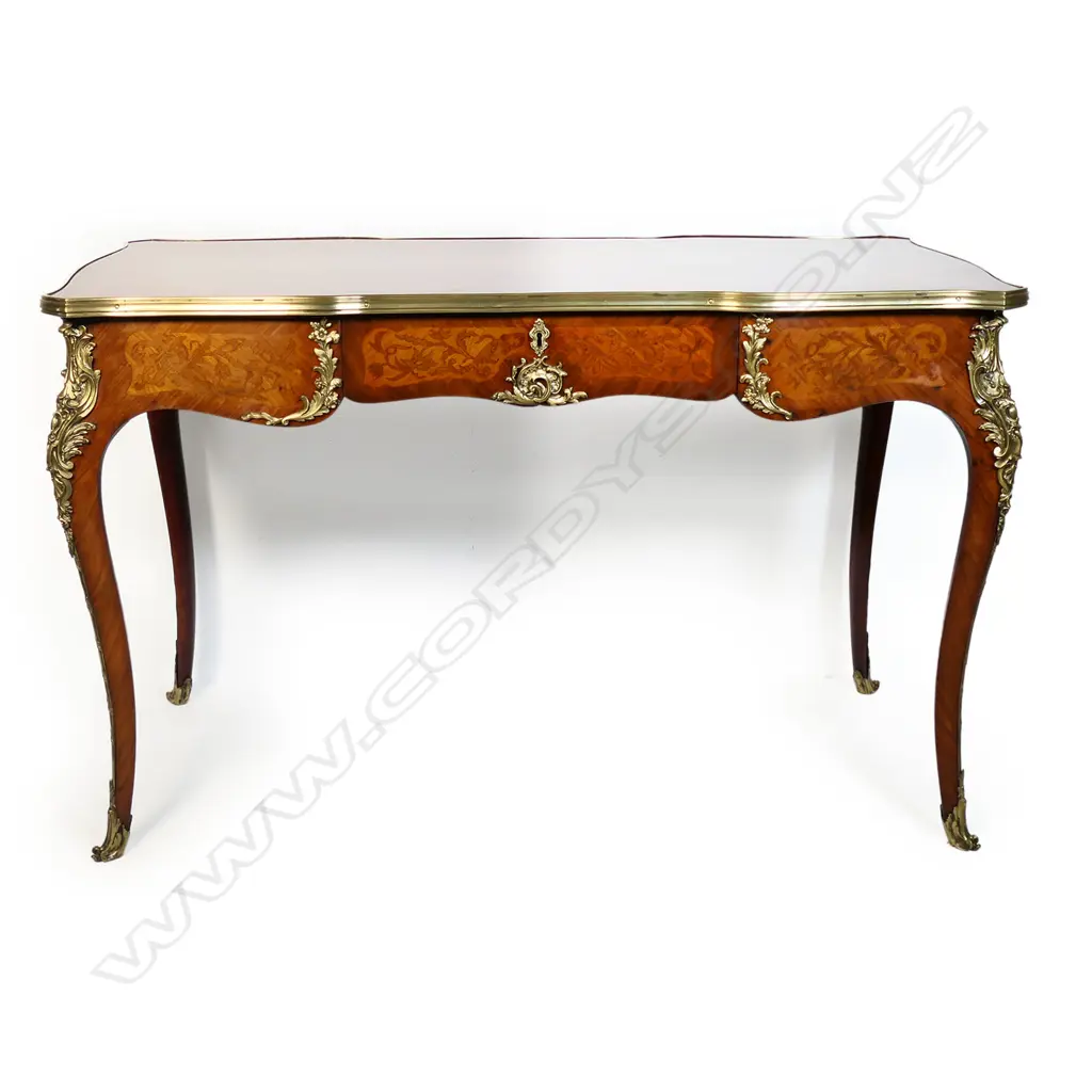 A Louis XV style bureau plat, Image 1++