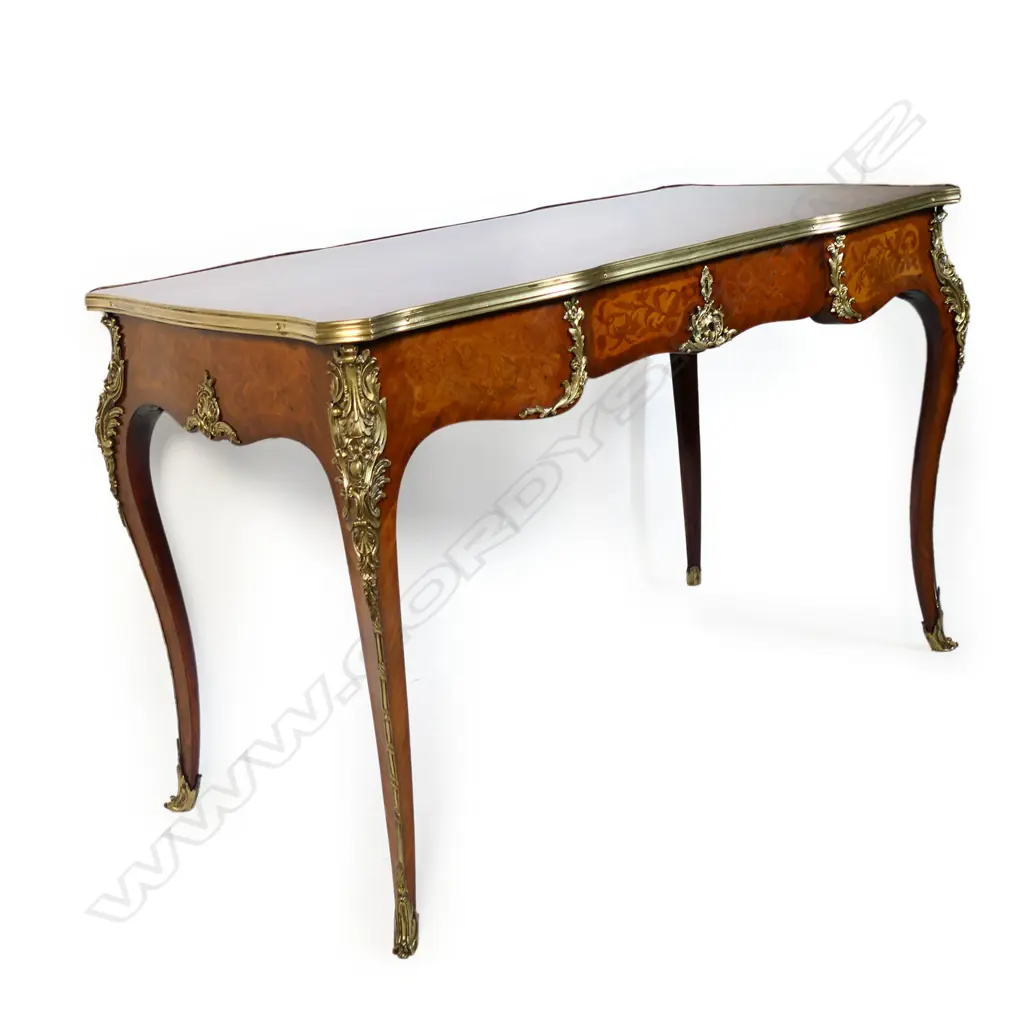 A Louis XV style bureau plat, Image 1++