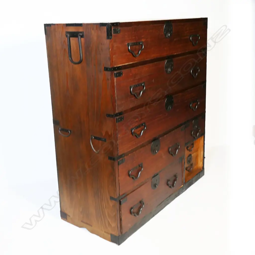 A c1900 Japanese tansu chest, Image 1++