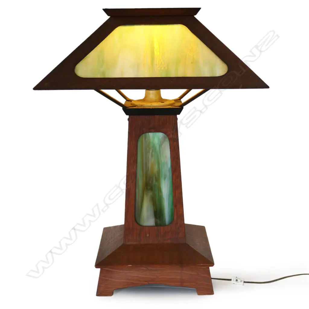 A large and impressive American Arts and Crafts glass and oak table lamp, Image 1++