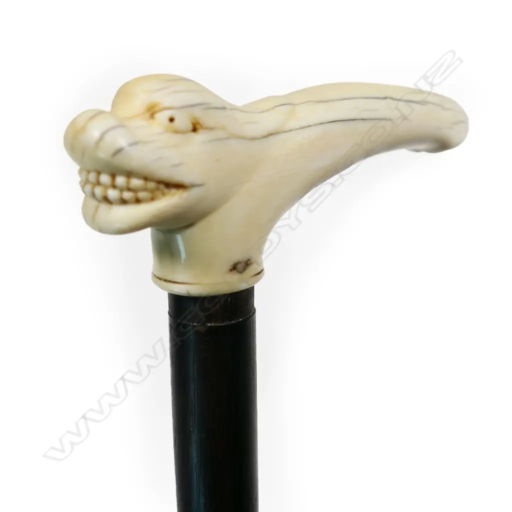 A vintage ebony walking cane, Image 1++