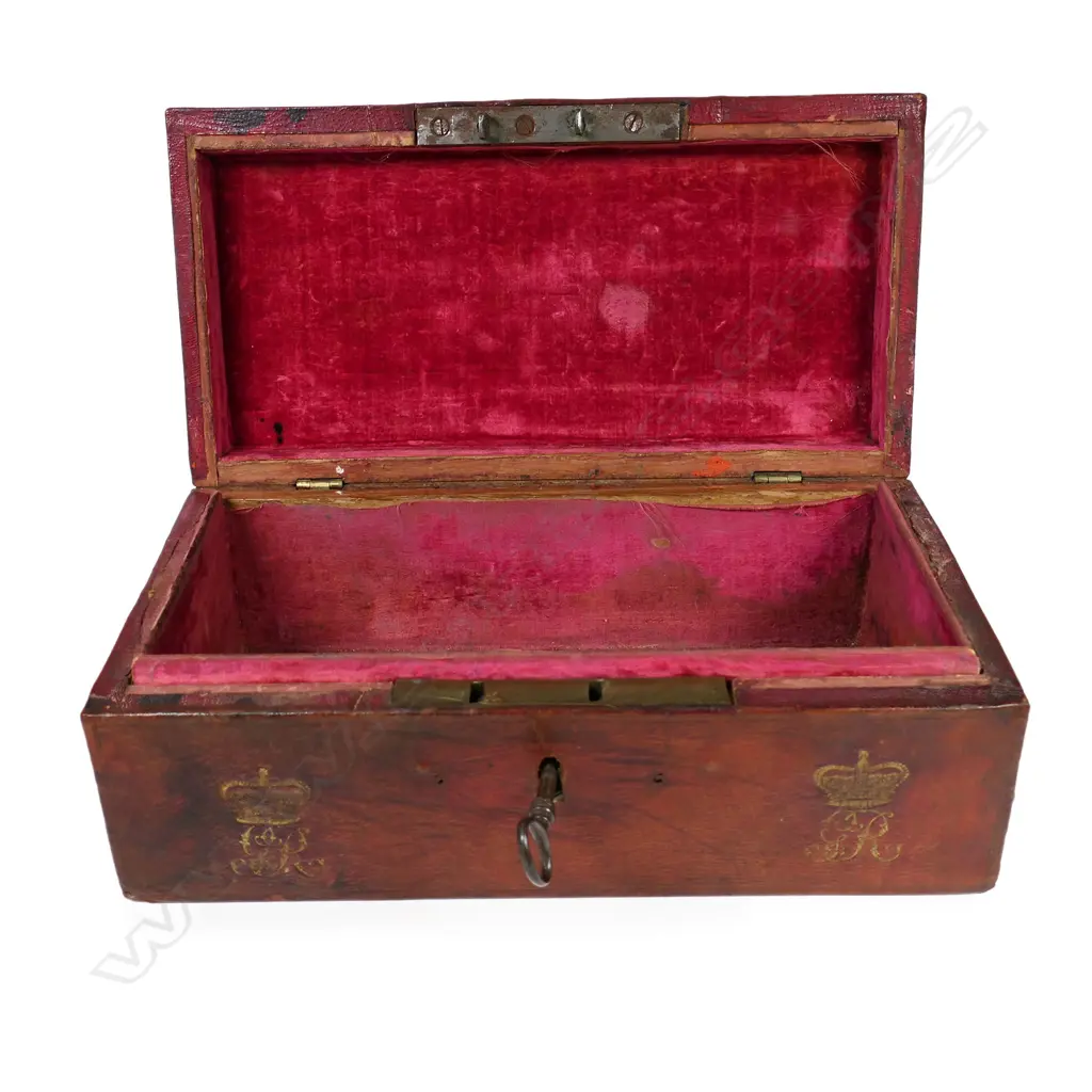 An uncommon Geo.III red Morocco leather bound despatch box, Image 1++