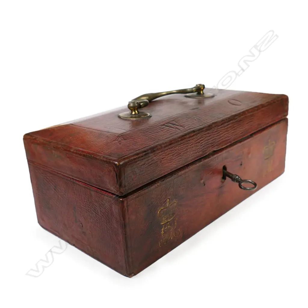 An uncommon Geo.III red Morocco leather bound despatch box, Image 1++