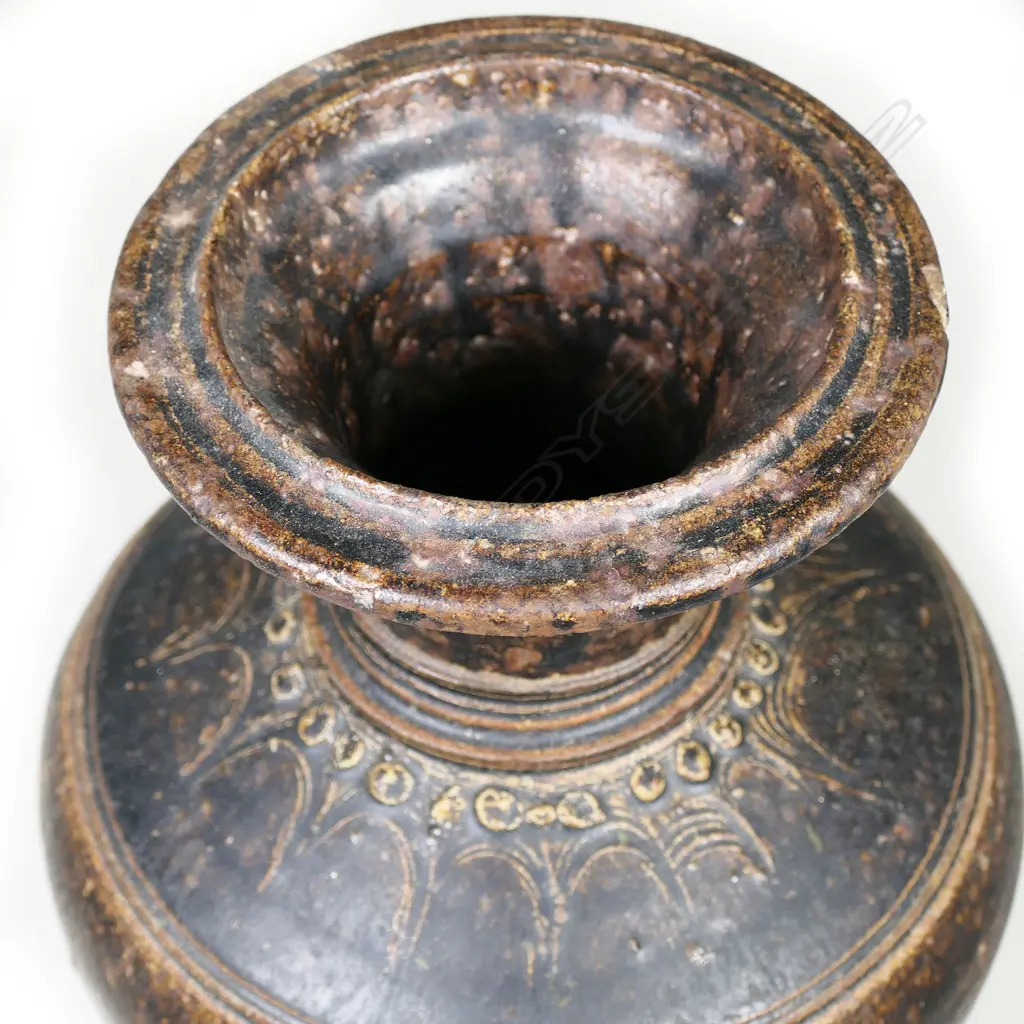 A reputedly 12thC Khmer baluster jar, Image 1++