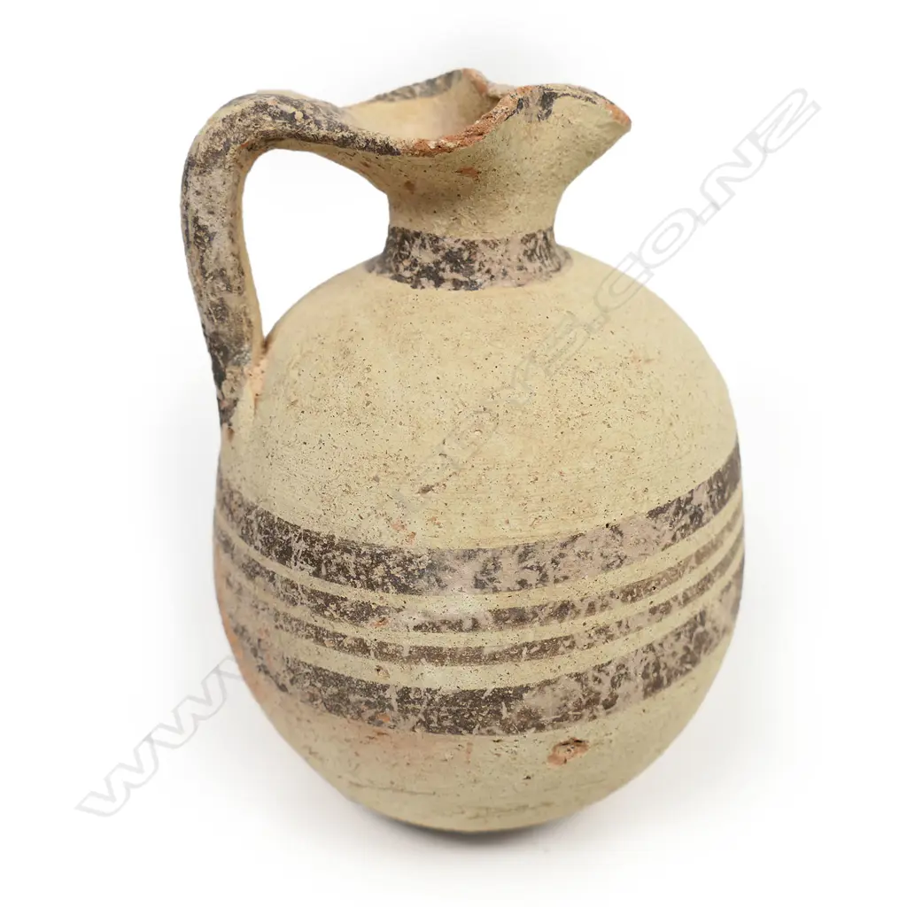 Cypriot bichrome pottery jug, Iron Age, Image 1++