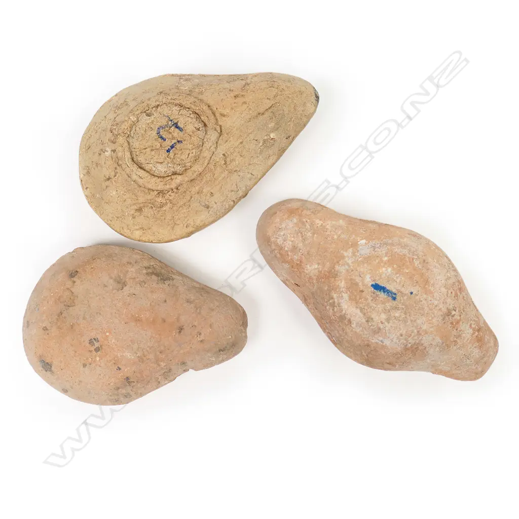Three pottery lamps from the Holy Land, Image 1++