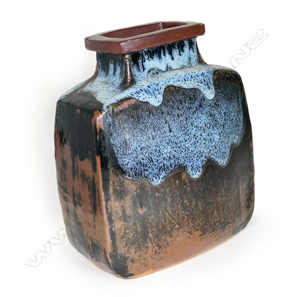 Len Castle branch pot, Image 1++