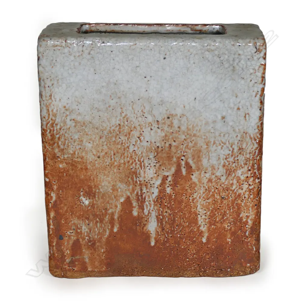 Len Castle slab form shino vase, Image 1++