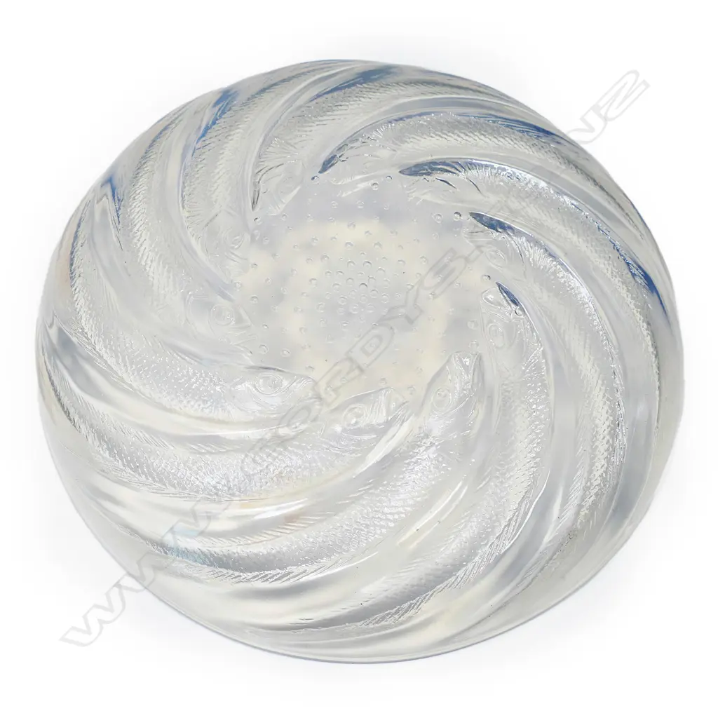 René Lalique ‘Poissons’ opalescent glass shallow bowl, Image 1++