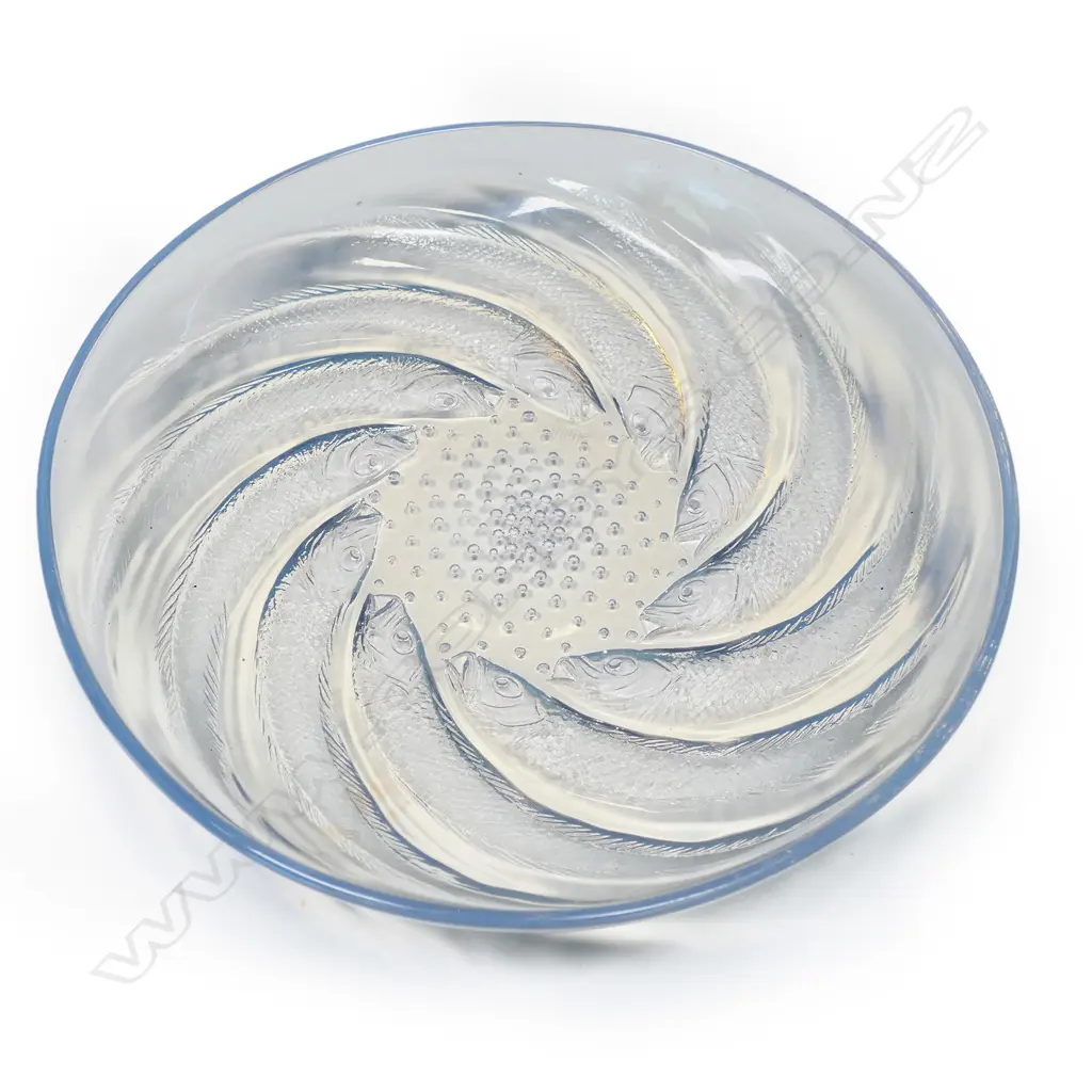 René Lalique ‘Poissons’ opalescent glass shallow bowl, Image 1++