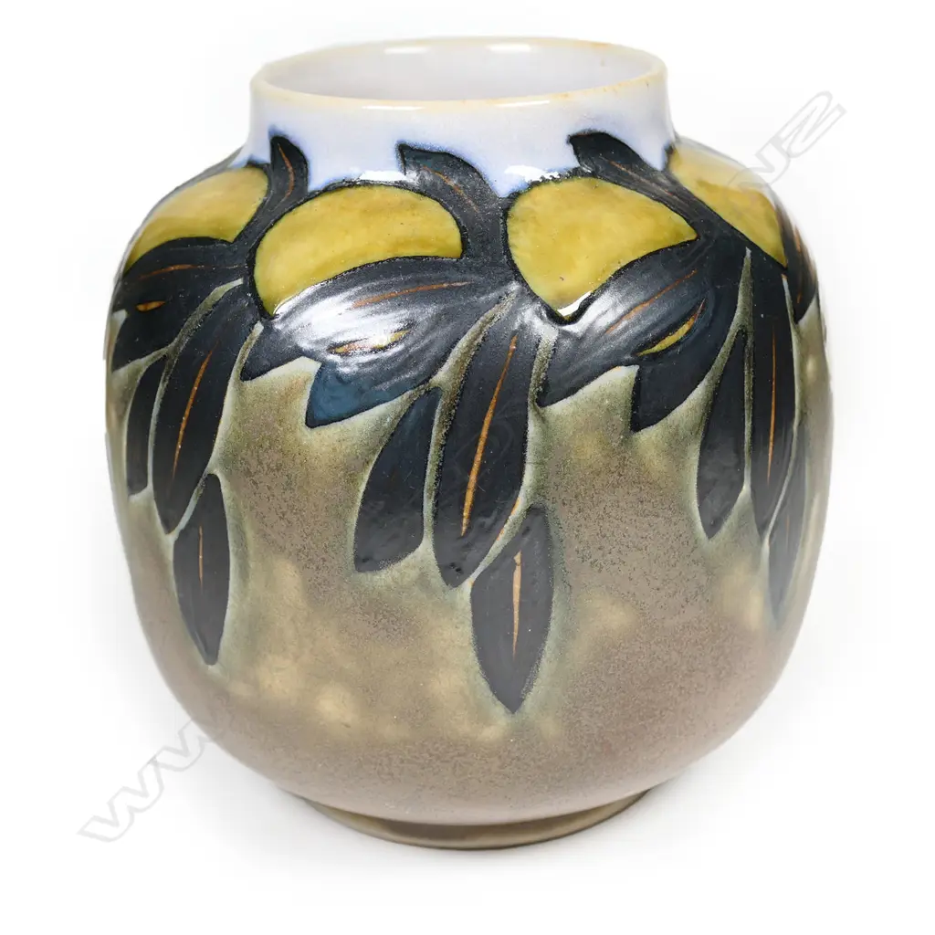Royal Doulton Art Deco stoneware vase, Image 1++