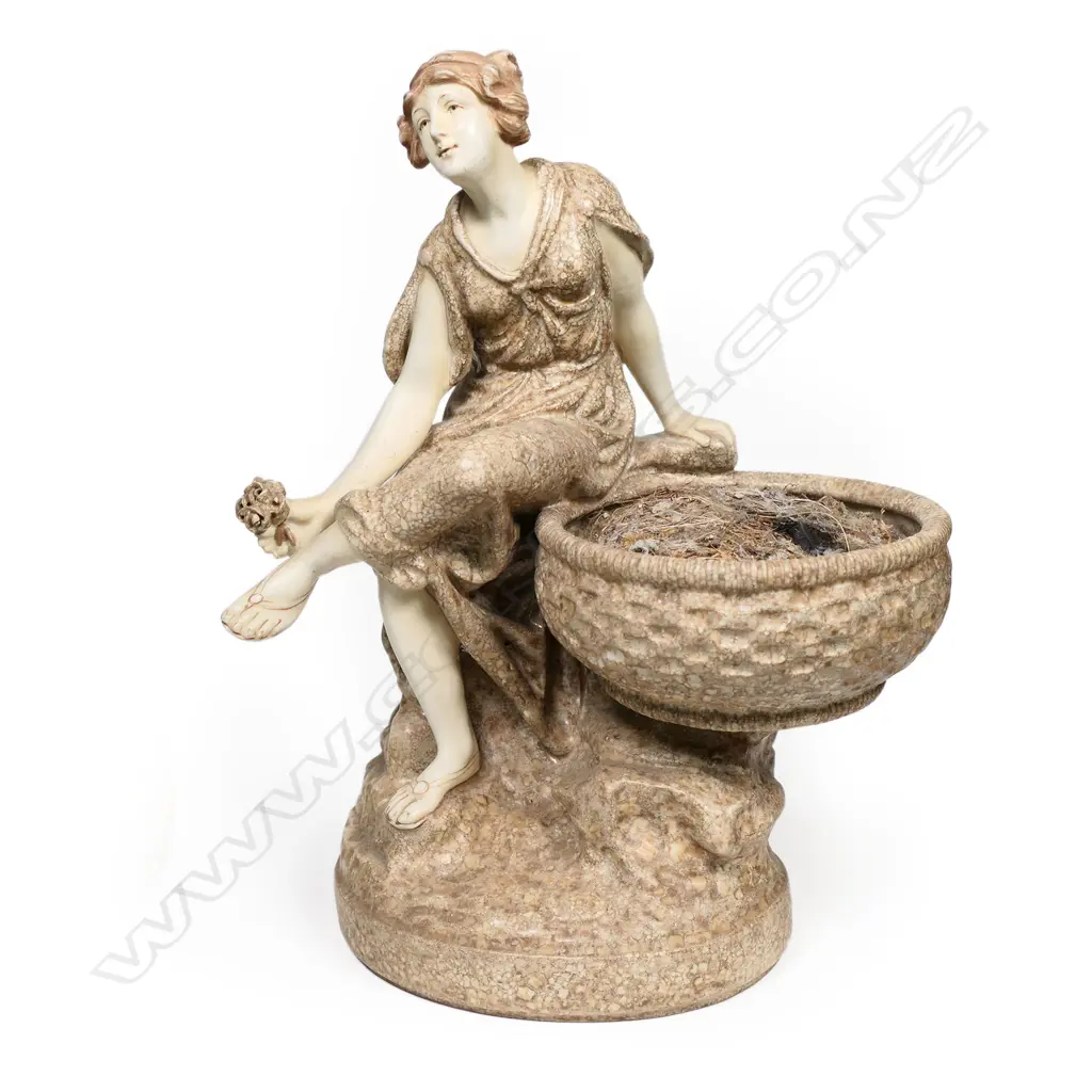 An Art Nouveau Amphora sculpted figured bowl, Image 1++