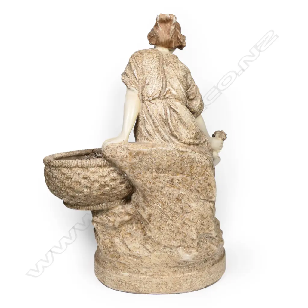 An Art Nouveau Amphora sculpted figured bowl, Image 1++