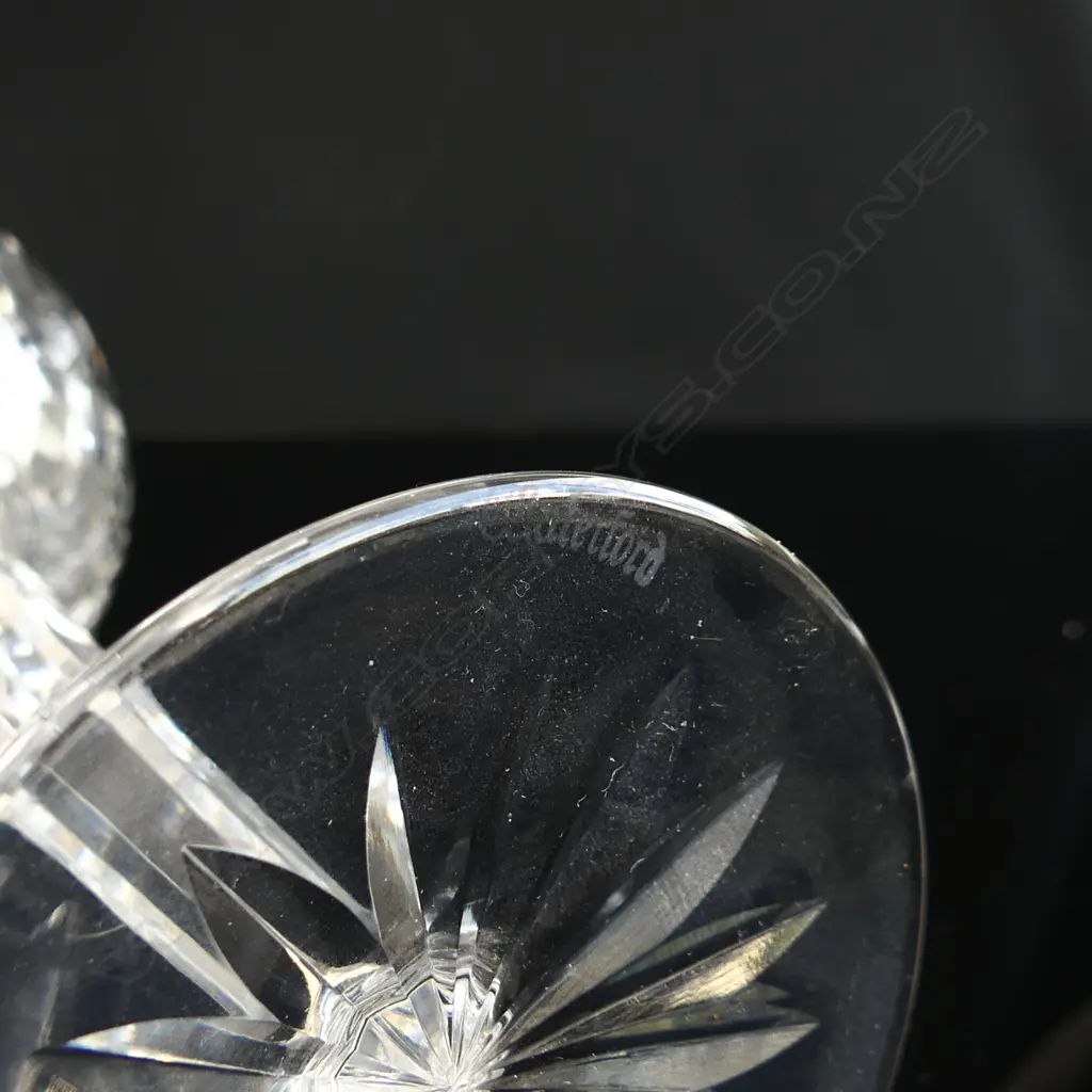A set of eight Waterford crystal wine glasses, Image 1++