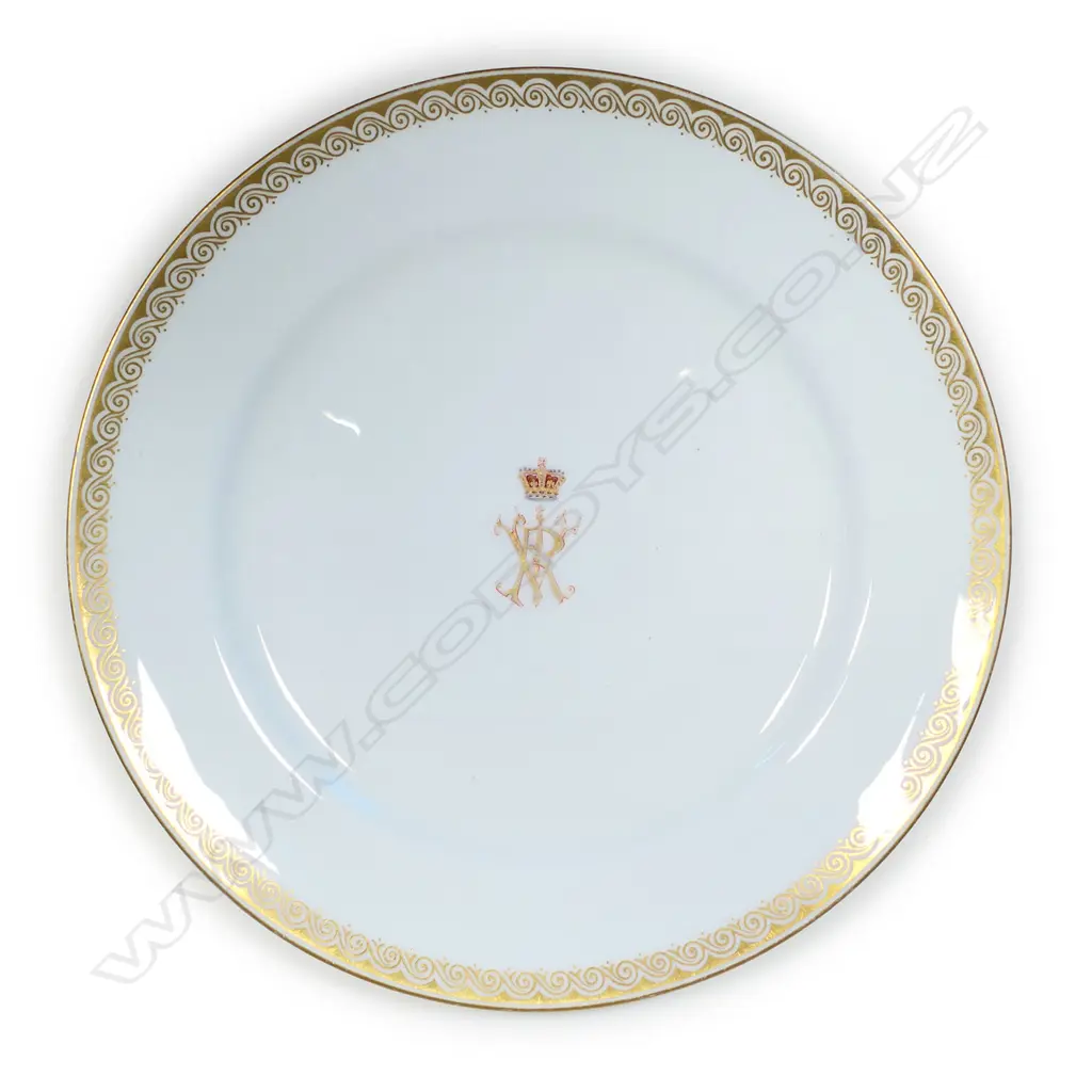 A Victorian porcelain plate from Queen Victoria's 'Buckingham Palace' dinner service, Image 1++