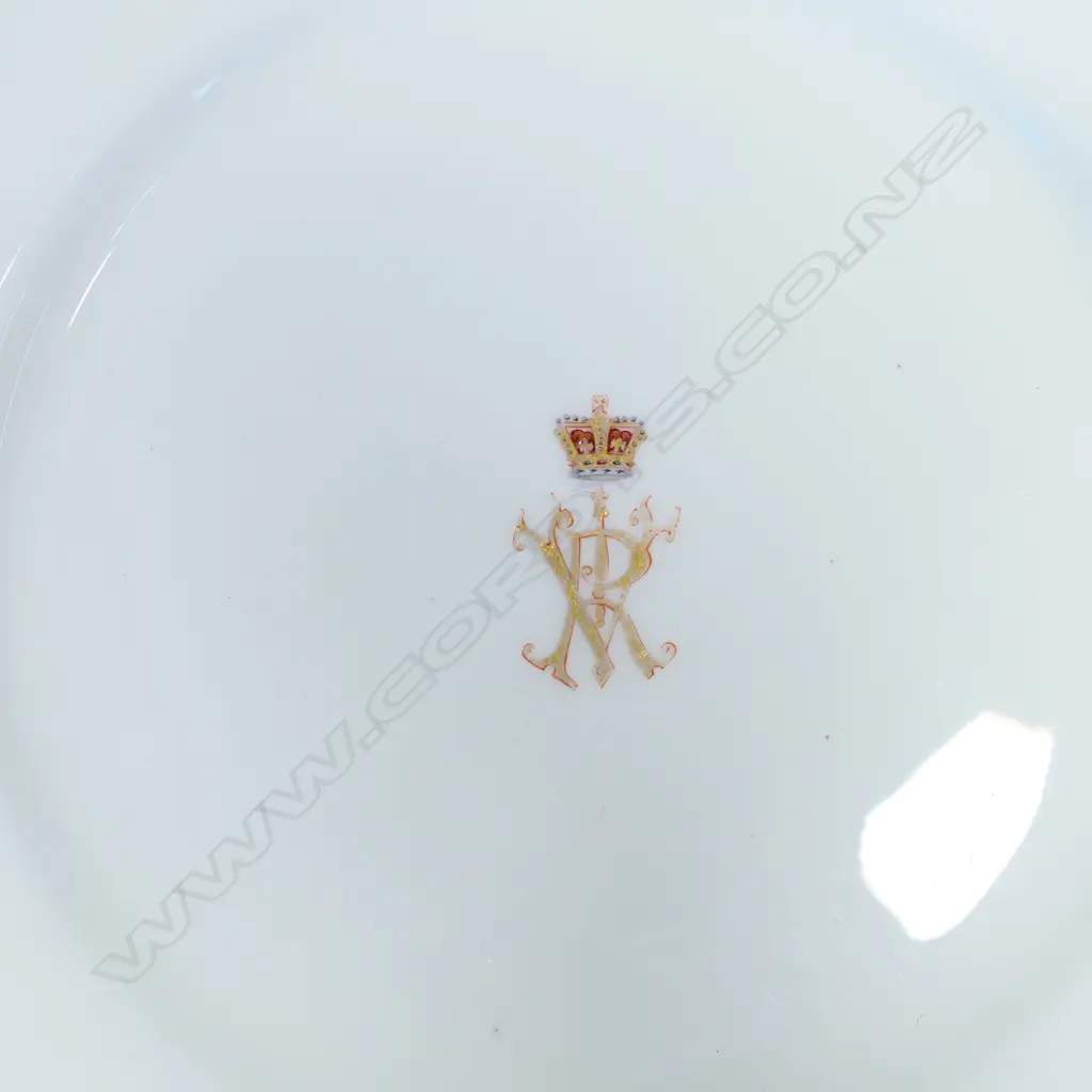A Victorian porcelain plate from Queen Victoria's 'Buckingham Palace' dinner service, Image 1++