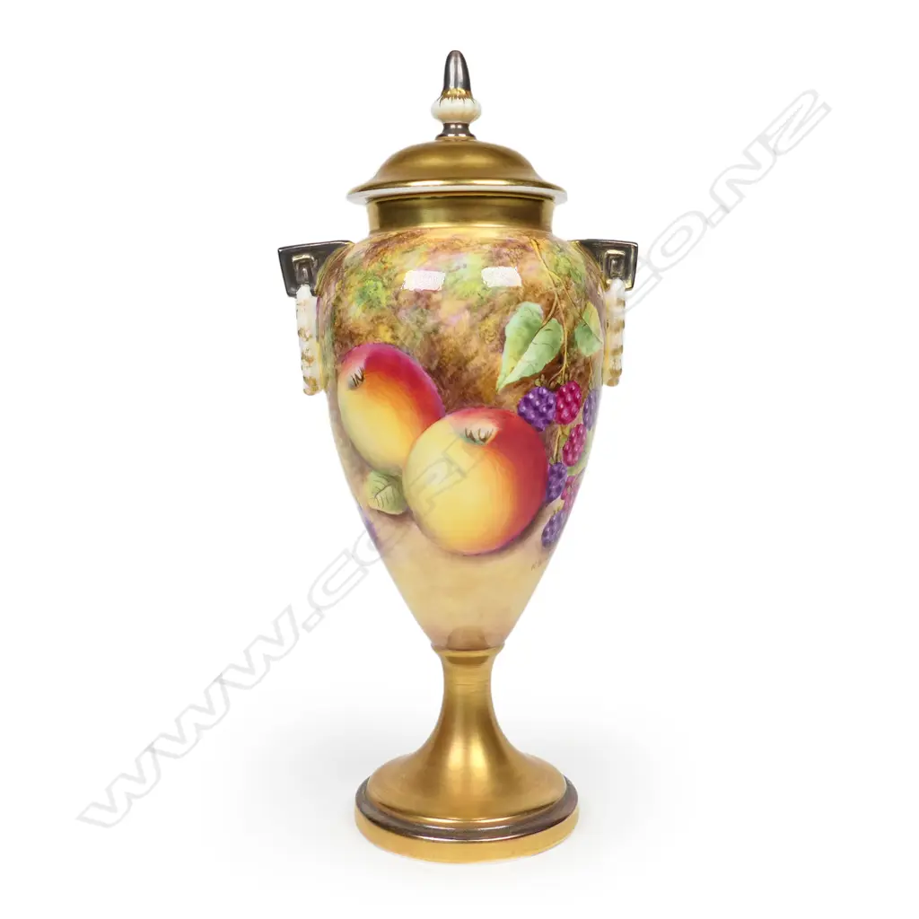 A Royal Worcester small lidded urn, Image 1++