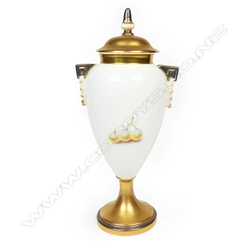 A Royal Worcester small lidded urn, Image 1++