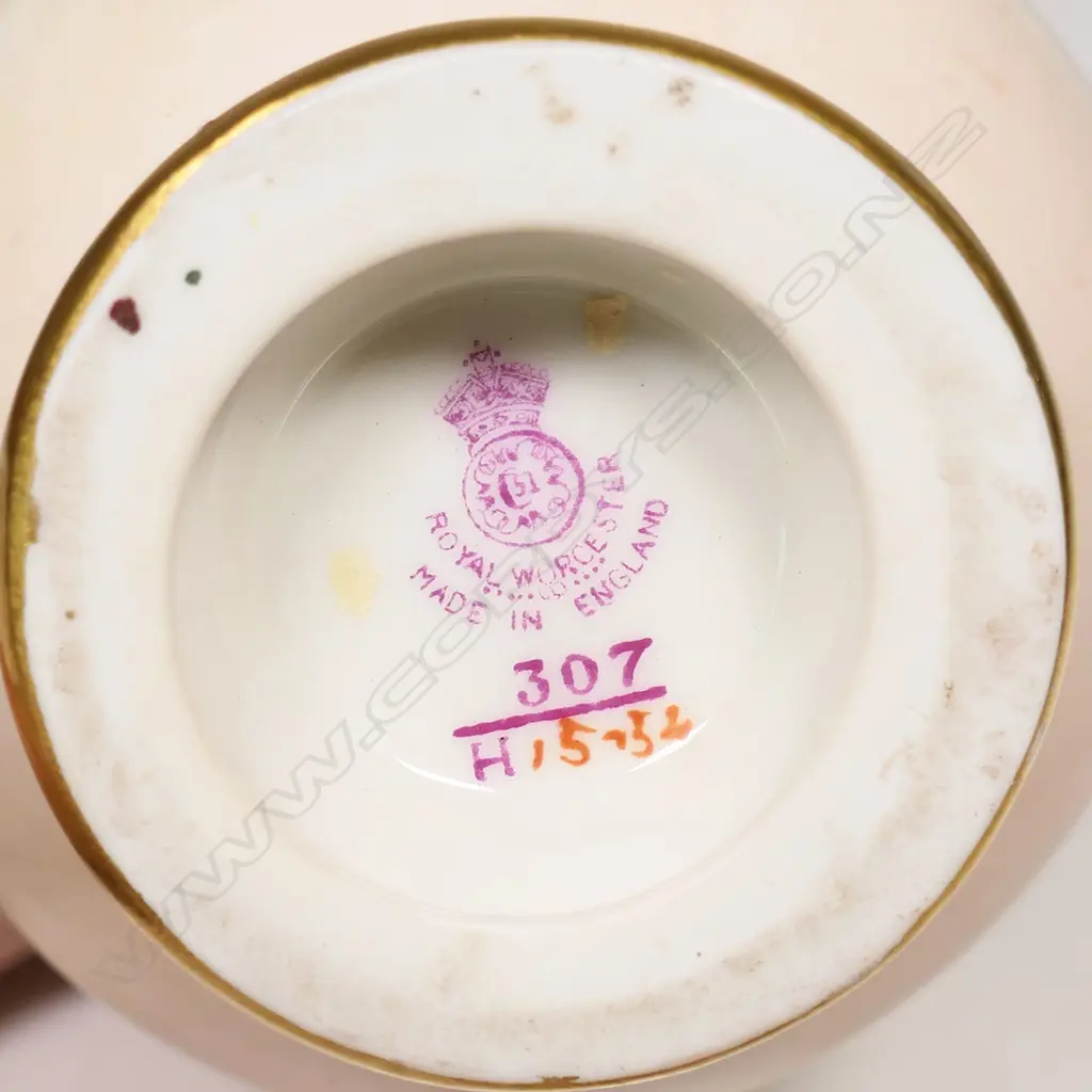 A Royal Worcester roses painted specimen vase, Image 1++