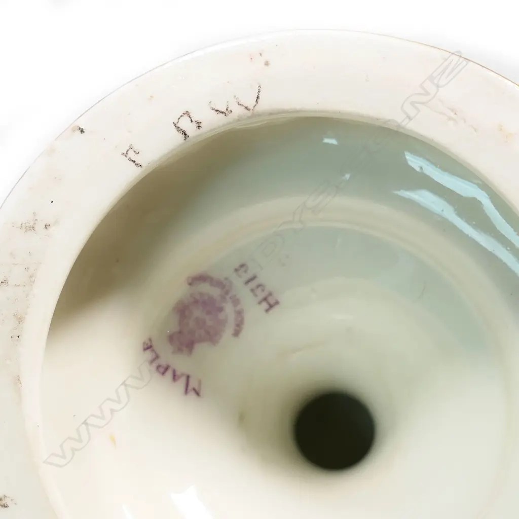 A Royal Worcester Highland Cattle vase by John Stinton, Image 1++