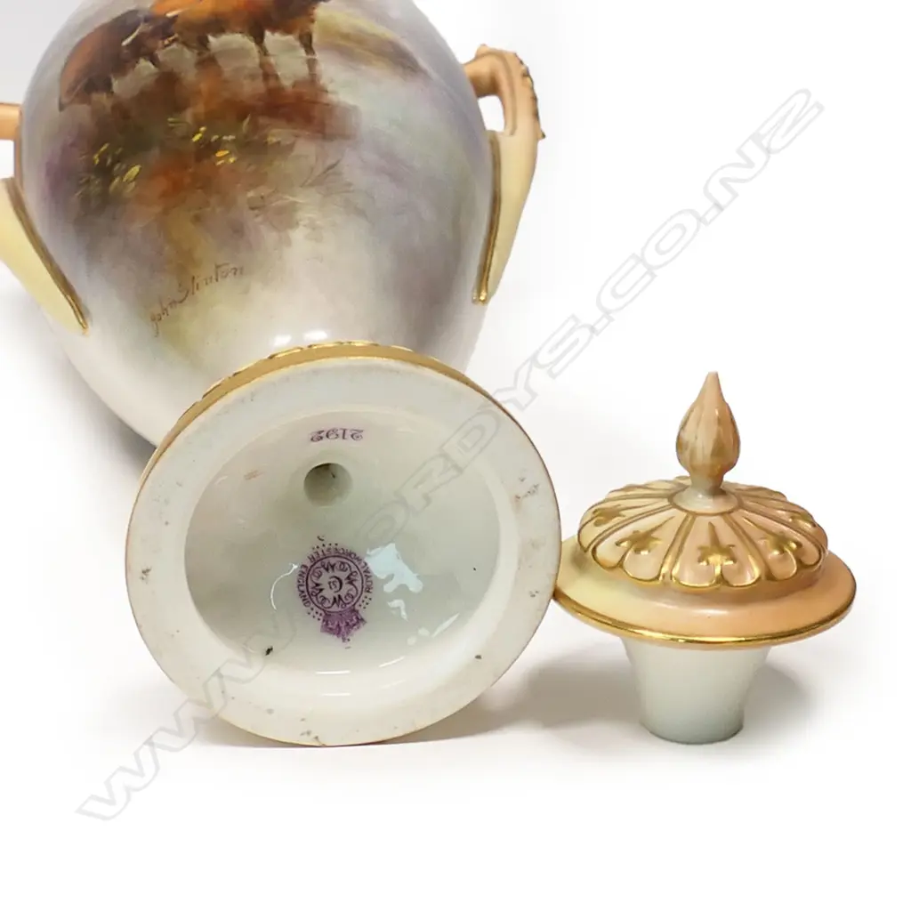 A Royal Worcester Highland Cattle lidded ewer by John Stinton, Image 1++