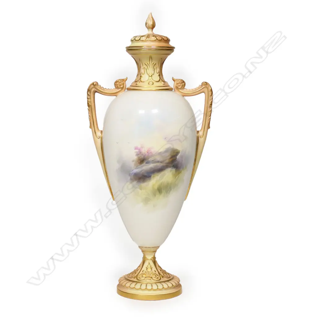 A Royal Worcester Highland Cattle lidded ewer by John Stinton, Image 1++