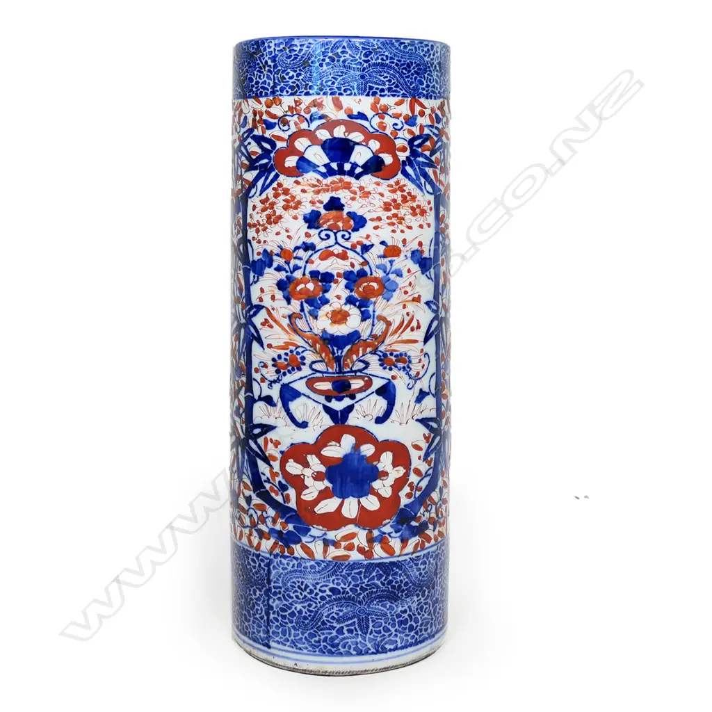 A large tall hand-painted Imari stick and umbrella stand, Image 1++